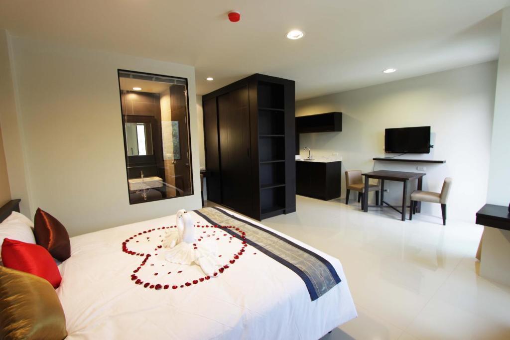 צ'אלונג Leisure Place Phuket חדר תמונה