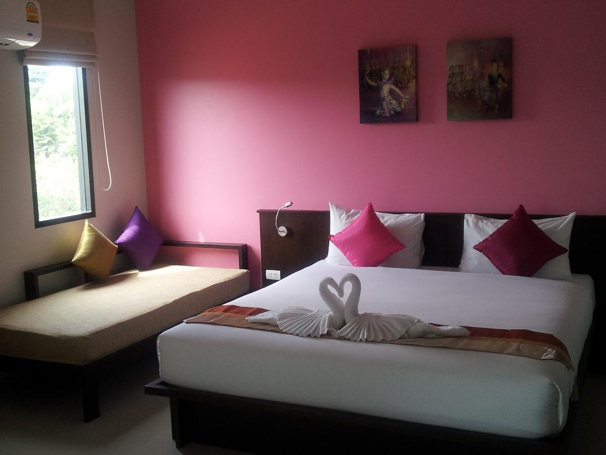 צ'אלונג Leisure Place Phuket מראה חיצוני תמונה