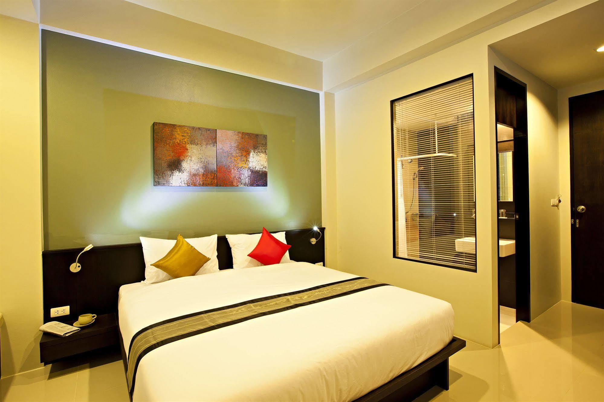 צ'אלונג Leisure Place Phuket מראה חיצוני תמונה